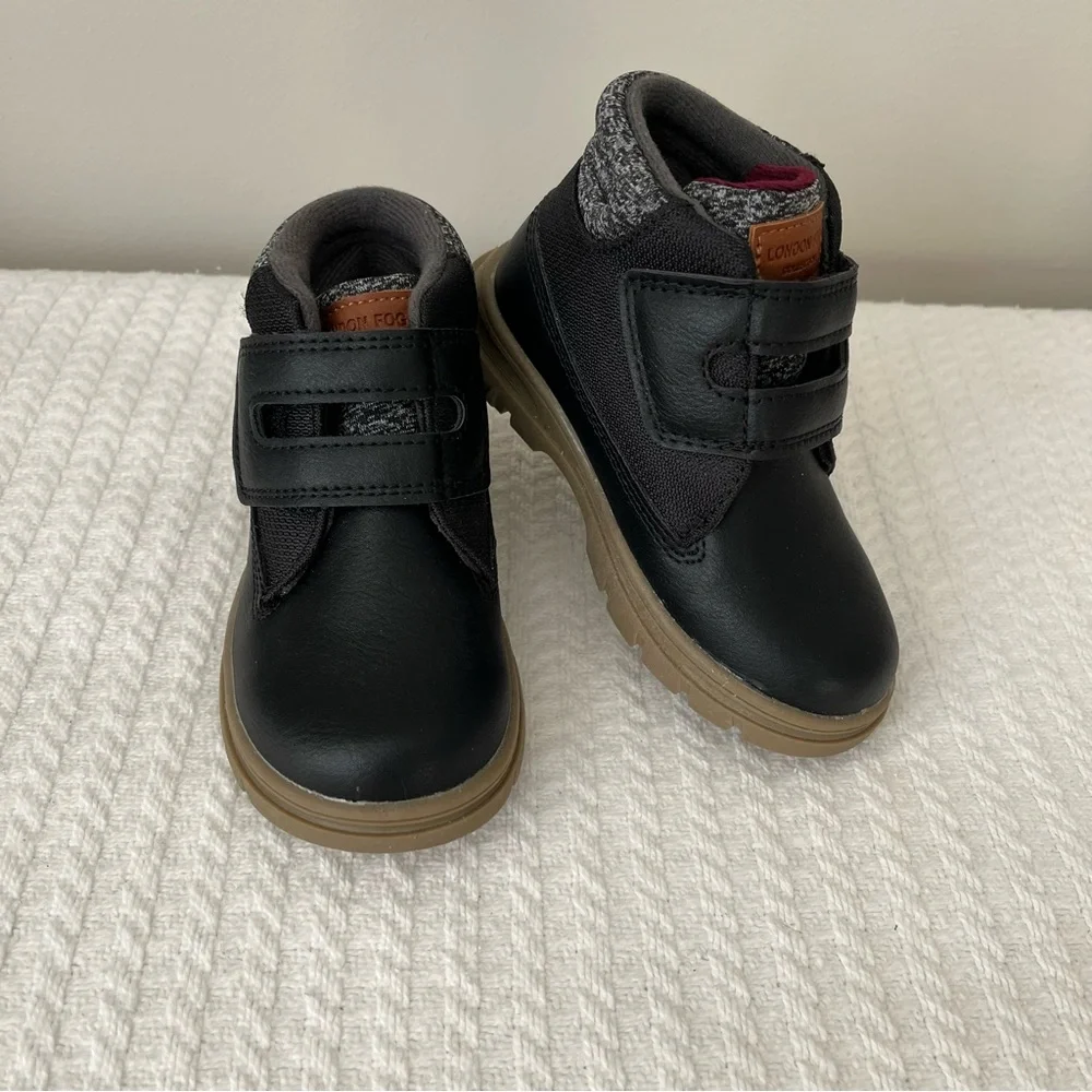 NWOT London Fog Toddler Boys 8 Black Boots Hook & Loop Comfy Cozy Cute Warm